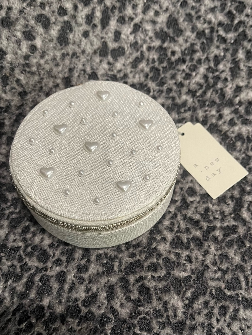 A New Day  White Round Heart Studded Jewelry Case w Gift Inside